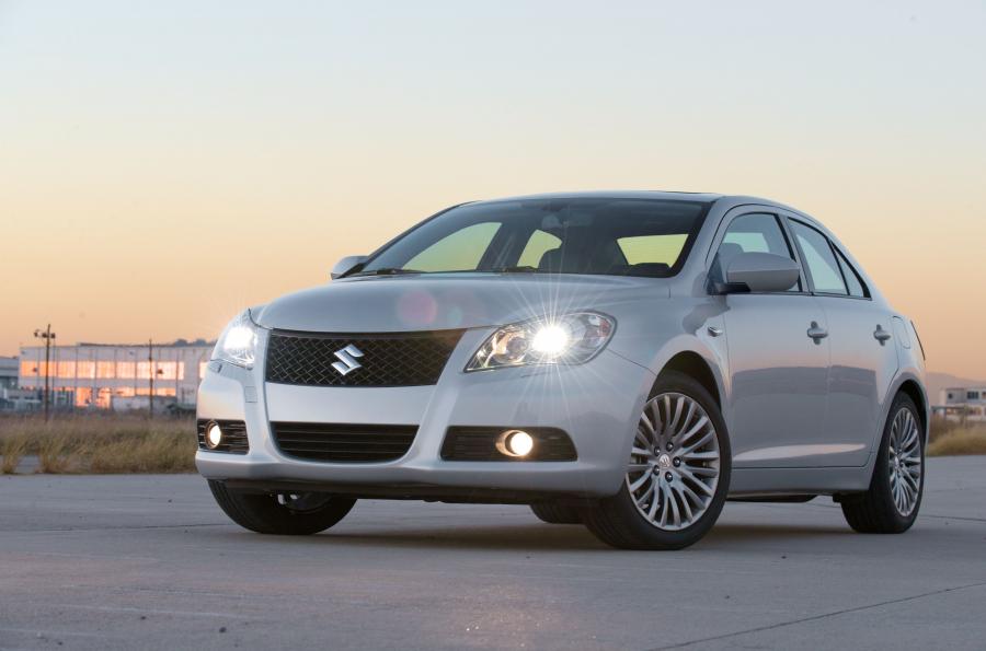  Suzuki Kizashi 2010 года  (фото 27 из 136)